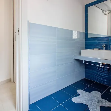Guesthost - Seaview With Large Terrace Apartamento Porto Istana