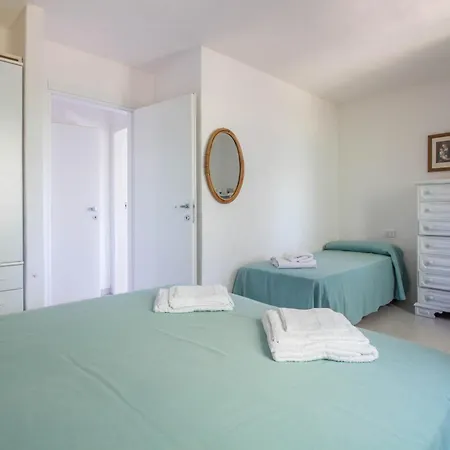 Guesthost - Seaview With Large Terrace Apartamento Porto Istana